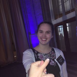 Meet your Posher, Caroline